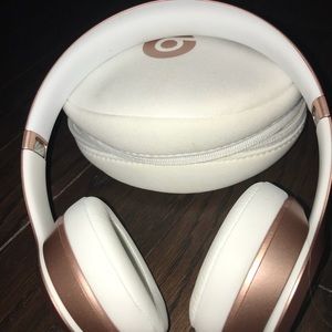 Rose Gold Beats Solos 2 Wireless